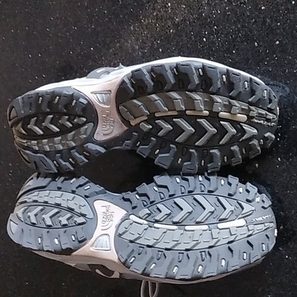 Girl's North Face Laced Athletic Shoes - Picture 7 of 8